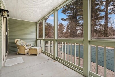 Beautiful home on cul-de-sac 1 mile from Concord Center for 250th Anniversary