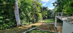 Property grounds - House with pool among trees and with sea view! (Puntarenas Province)