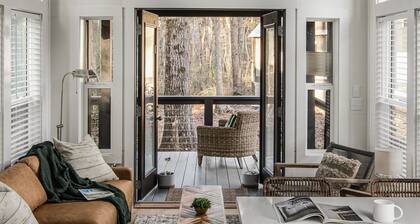 Enjoy the lake & mountain retreat at The Water & Woods Tiny Home