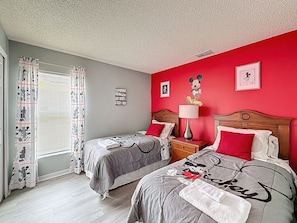 4 chambres, bureau, lit de bébé portatif, accès au Wi-Fi (inclus)