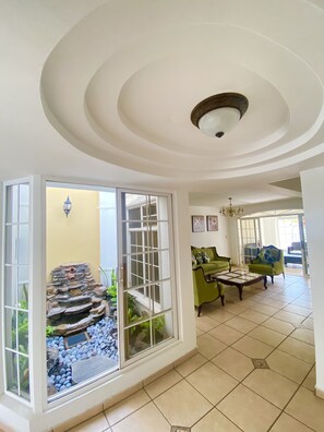 Elite House | Living area - Casa El Gorrión (San Salvador)