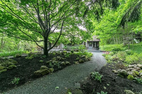 Private oasis on 12acre estate 15min to Keuka Lake