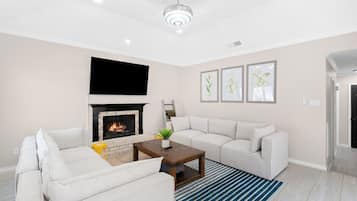 Smart TV y chimenea