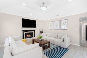 Smart TV, fireplace