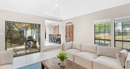 The Corniest Property in Texas ♥ 5 BR ♥