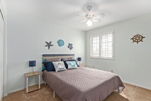 3 slaapkamers, een strijkplank/strijkijzer, gratis wifi, beddengoed