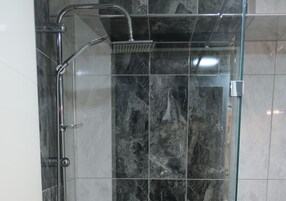 Ducha, cabezal de ducha tipo lluvia, artículos de tocador gratuitos