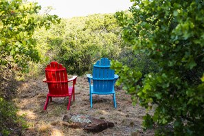 Property grounds - Texas Sun Cabin: Eight Acres with Trails and Amazing Sunset Views (Graham)