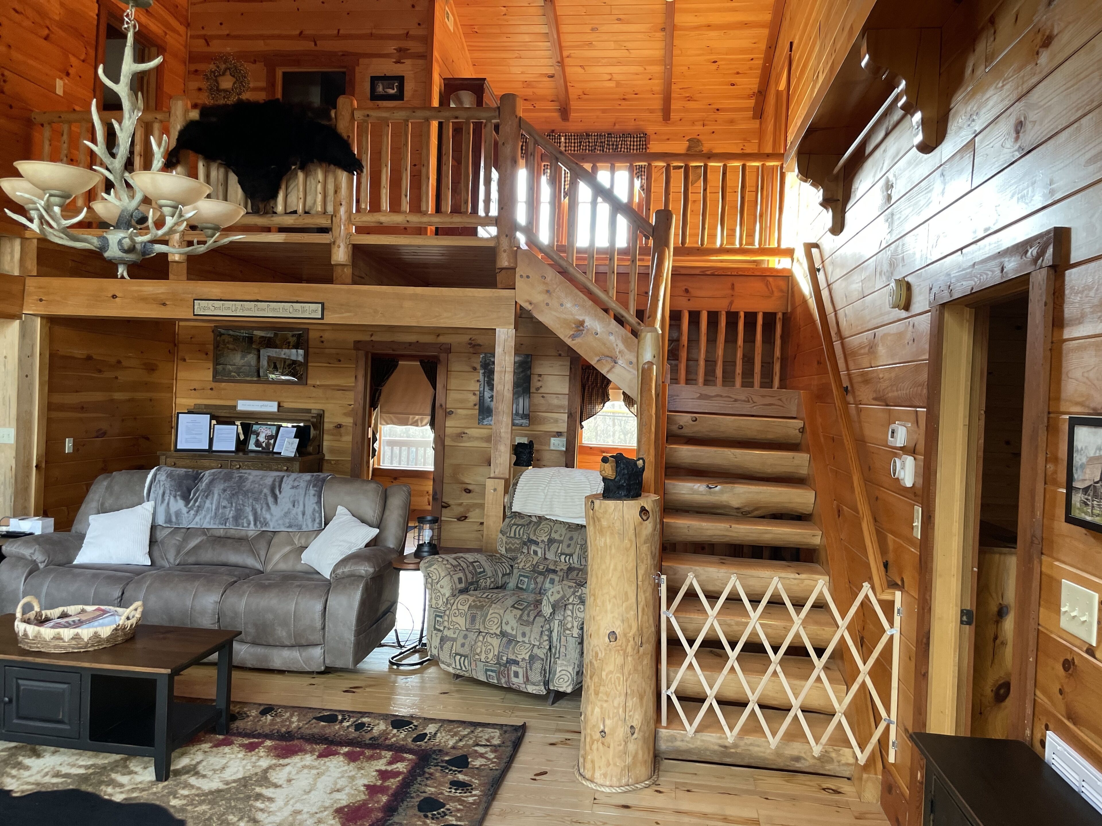 Bear Villa Lodge-Sleeps 10 comfortably, nature galore, about 25 mins to JMU