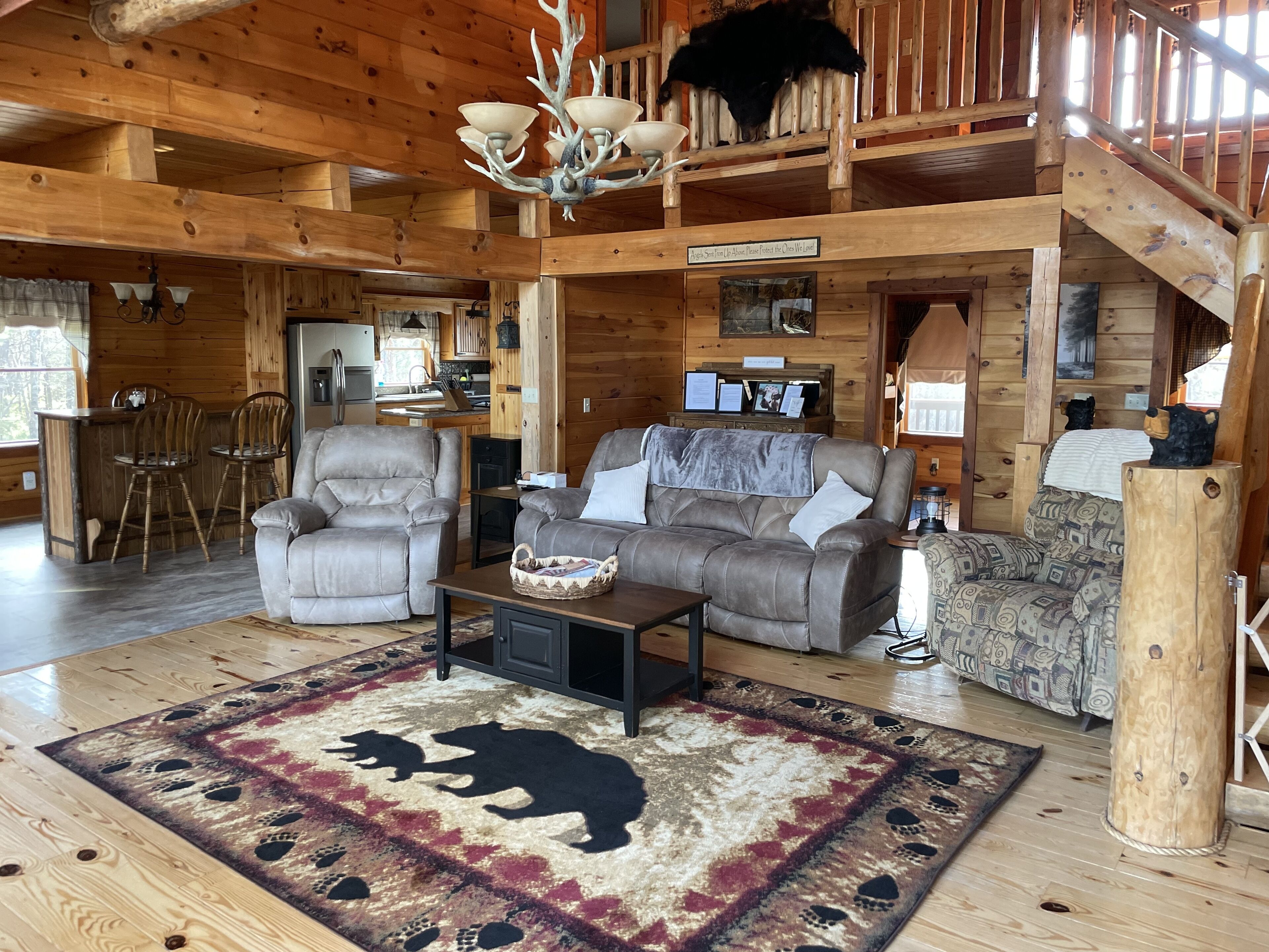 Bear Villa Lodge-Sleeps 10 comfortably, nature galore, about 25 mins to JMU