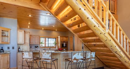 MAJESTIC VIEWS | Family Lodge | Large Deck