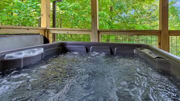 Bain à remous extérieur