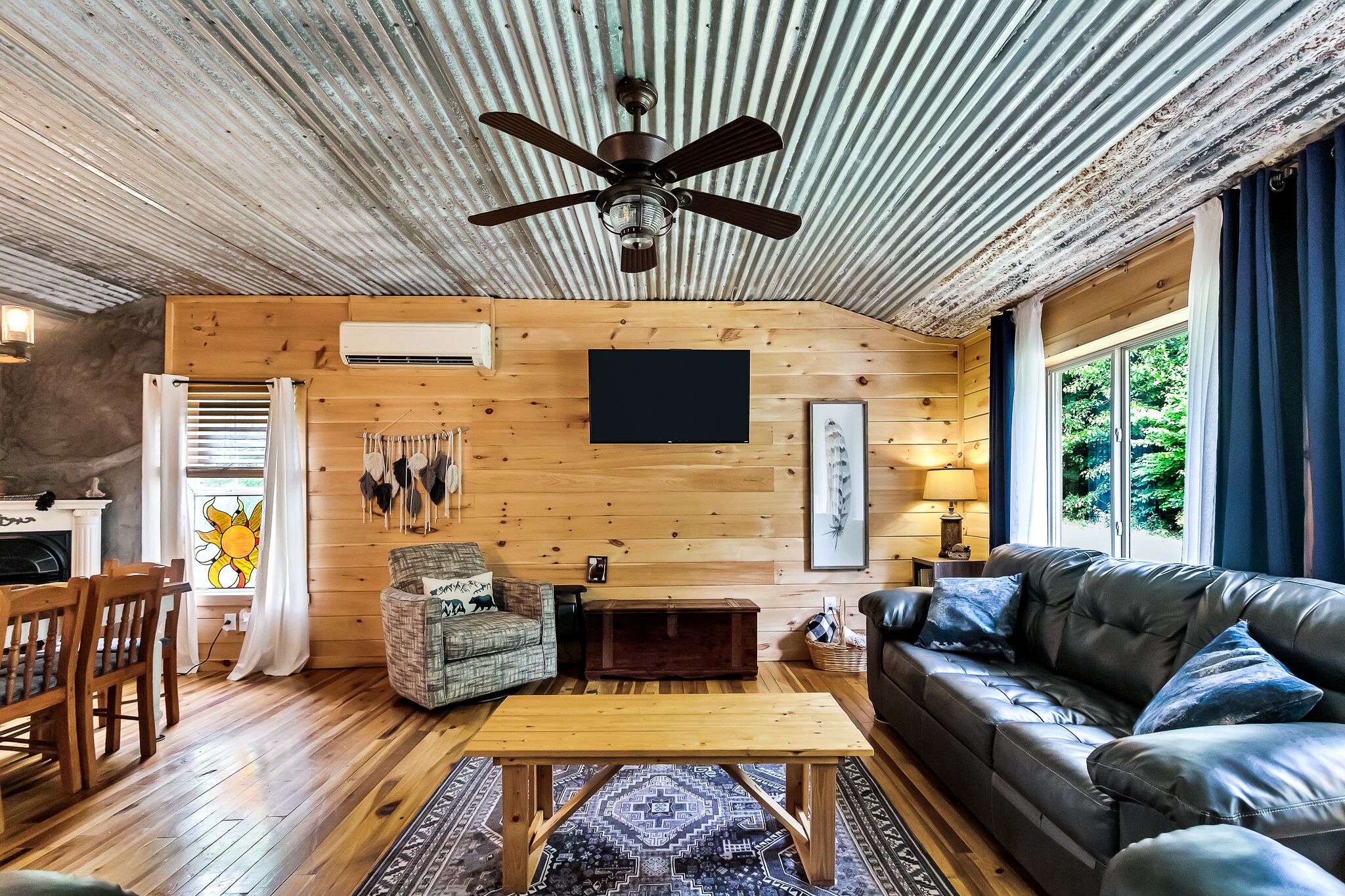 Smart TV, fireplace, books