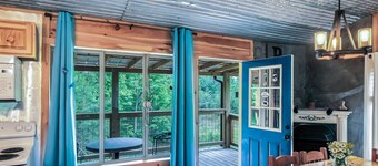 Little Bear Cabin @ RRG-Dog Friendly-Hot Tub & Pond!