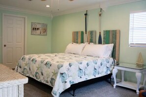 3 bedrooms, desk, iron/ironing board, travel cot