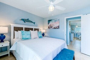 1 bedroom, iron/ironing board, free WiFi, bed sheets - Waterfront Luxury Condo with Pool + Tiki Bar (Marathon)
