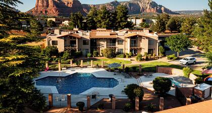 Discover luxury in Sedona Oak Creek G13, a spacious 3BR condo for 6 guests.