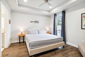 2 室のベッドルーム、アイロン / アイロン台、WiFi、ベッドシーツ