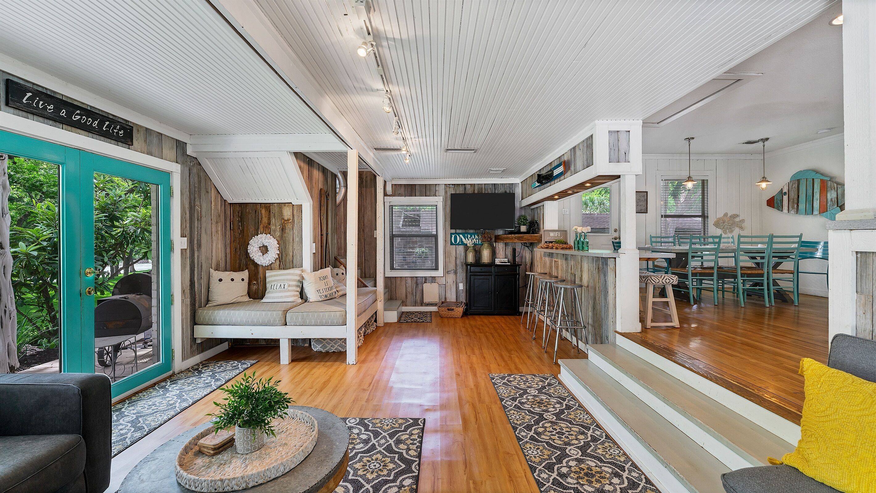 We Have Water At The River Front Perch House. Sun to Thurs Weekday Specials