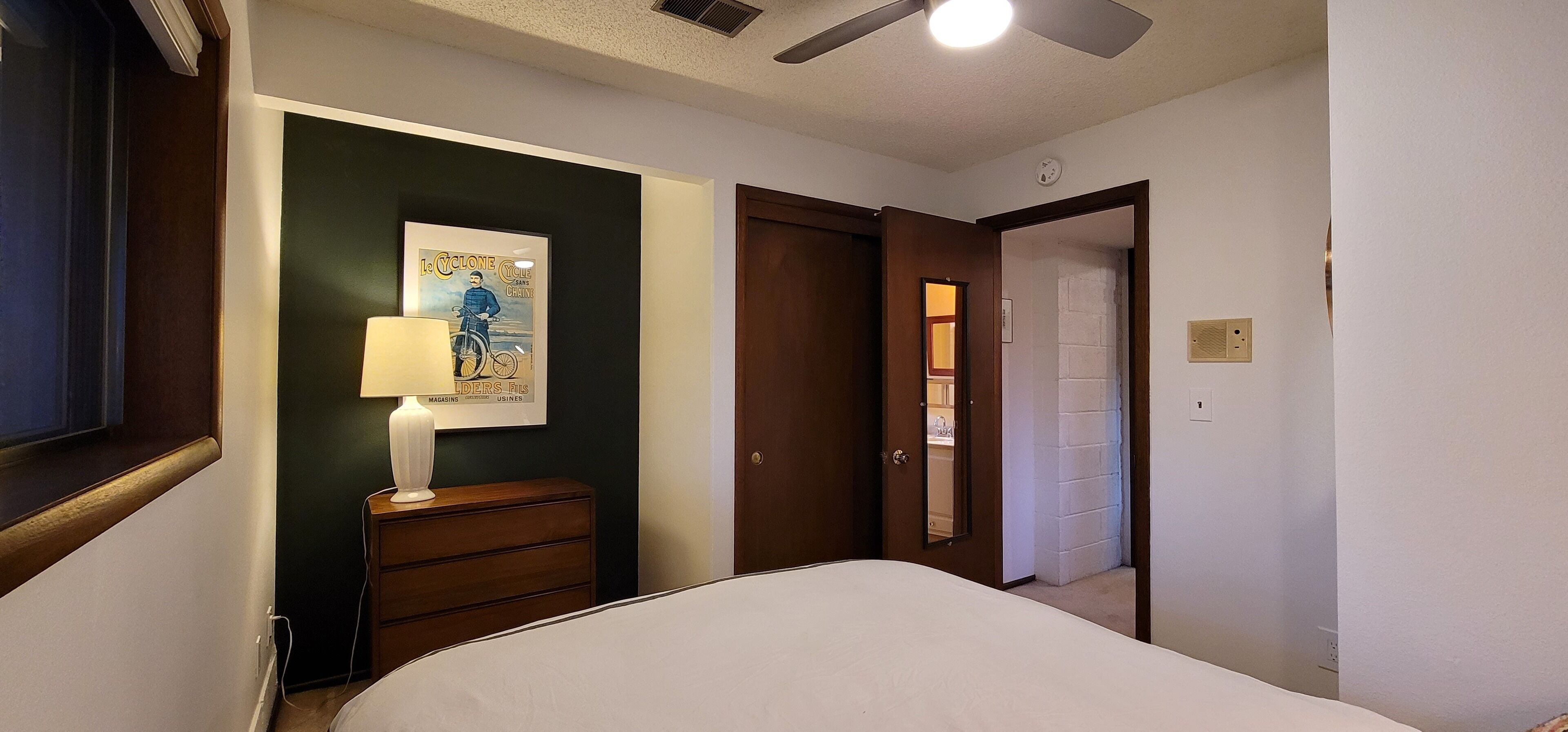 1 chambre, bureau, fer et planche à repasser, Wi-Fi gratuit