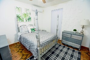 2 bedrooms, iron/ironing board, WiFi, bed sheets