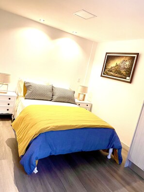 2 habitaciones, tabla de planchar con plancha, wifi y ropa de cama 