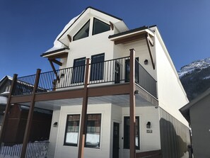 Exterior - Two apartments in one house (Silverton)