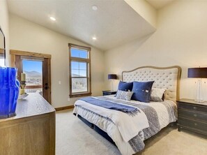 3 habitaciones, wifi gratis, ropa de cama y acceso para silla de ruedas 