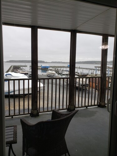 Bayfront Family Friendly 2BR on a Marina - Great Location & Beautiful Views!