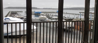 Bayfront Family Friendly 2BR on a Marina - Great Location & Beautiful Views!
