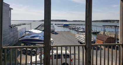 Bayfront Family Friendly 2BR on a Marina - Great Location & Beautiful Views!