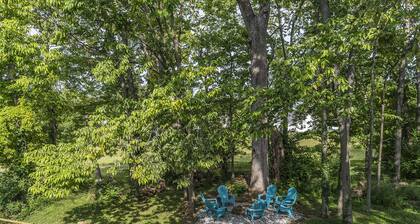 Hamburg Retreat: Firepit, Walking Trail, Shopping, Dining, Entertainment & More