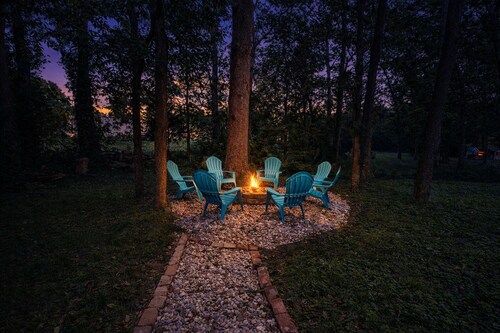 Midnight Lexington Newly Remodeled Designer Stay