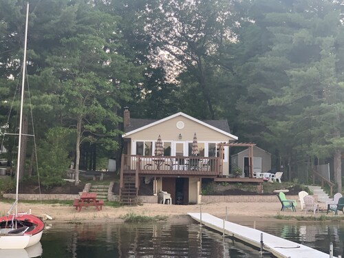 Cottage with a view - Swim by day, campfire by night