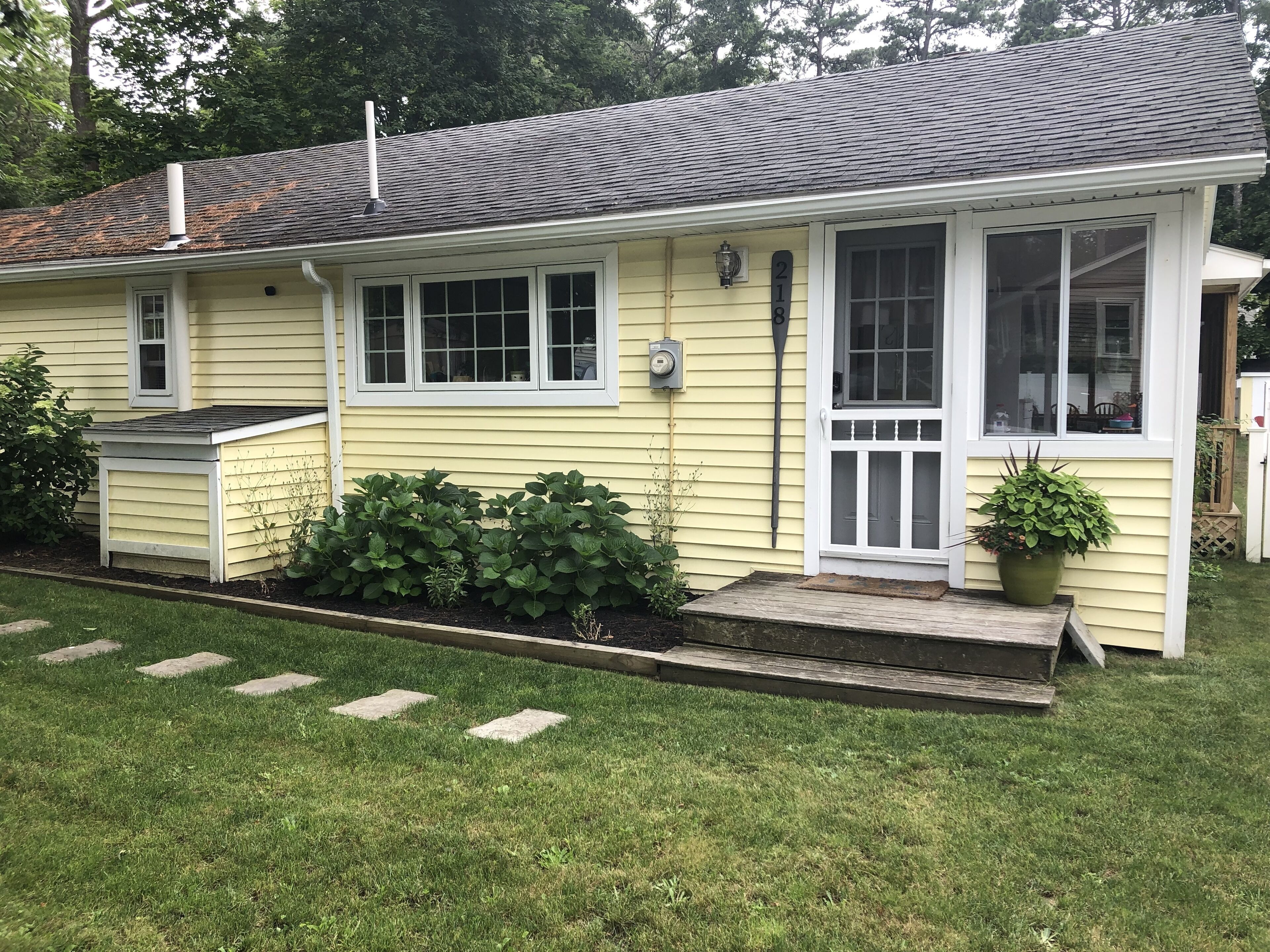 2 bed Cottage on Great Herring Pond
