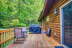 Outdoor dining - CR1290- Complete Privacy! Hot tub! Firepit! Dolly Sods! (Dryfork)