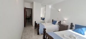 2 slaapkamers, een strijkplank/strijkijzer, gratis wifi, beddengoed