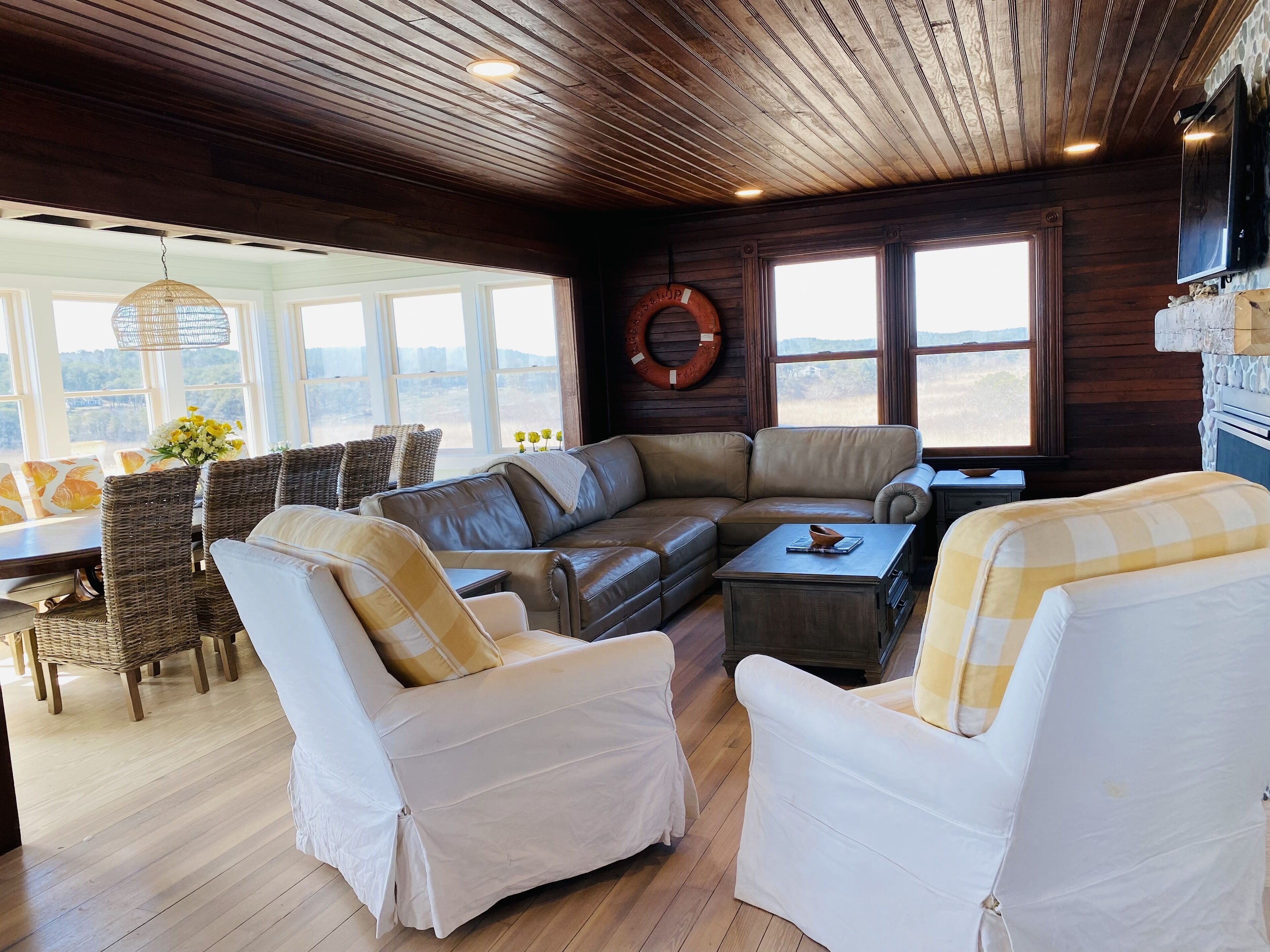 Spectacular Direct Oceanfront on Ballston's Beach