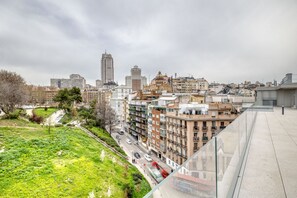 Property grounds - Cozy Argüelles Studio, near Royal Palace and Madrid Rio, by Blueground (Madrid)