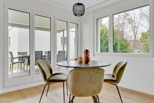 Bright Zollikon 2.5 Room w/ Storage, 10 min walk to market, by Blueground