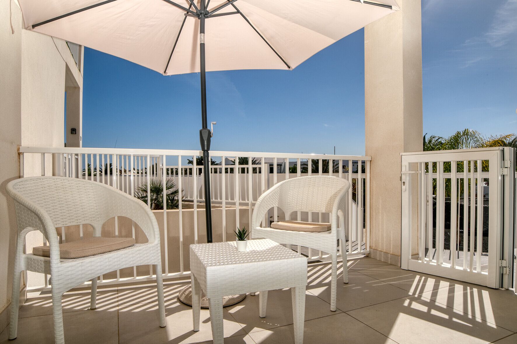 Suite ANIAGUA Bright holiday home with pool view