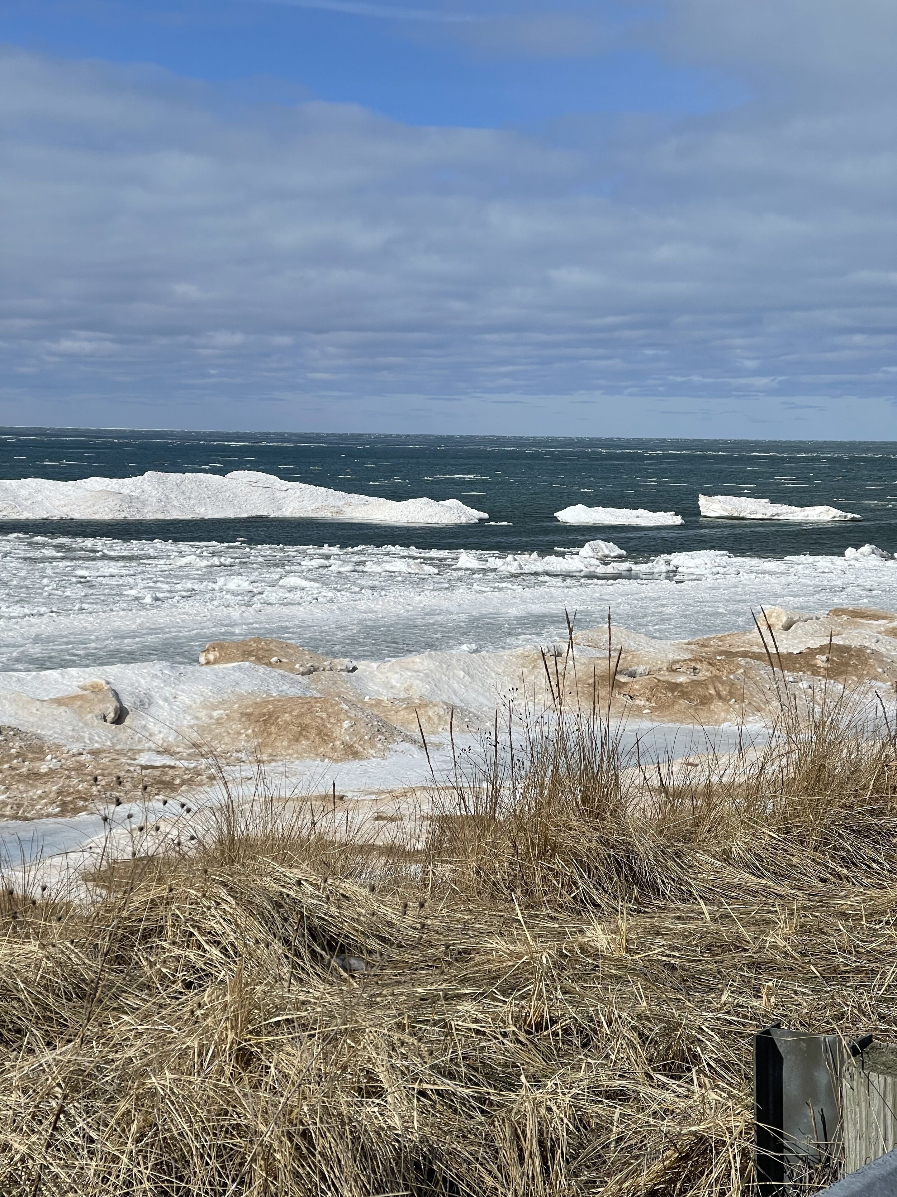 Tæt på stranden, liggestole, badehåndklæder