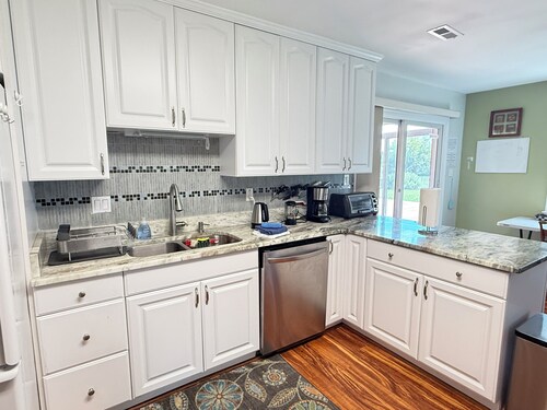 Water front, river views, fishing from backyard, Large yard to enjoy.