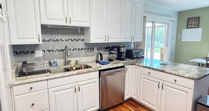 Water front, river views, fishing from backyard, Large yard to enjoy.