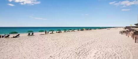 Na praia