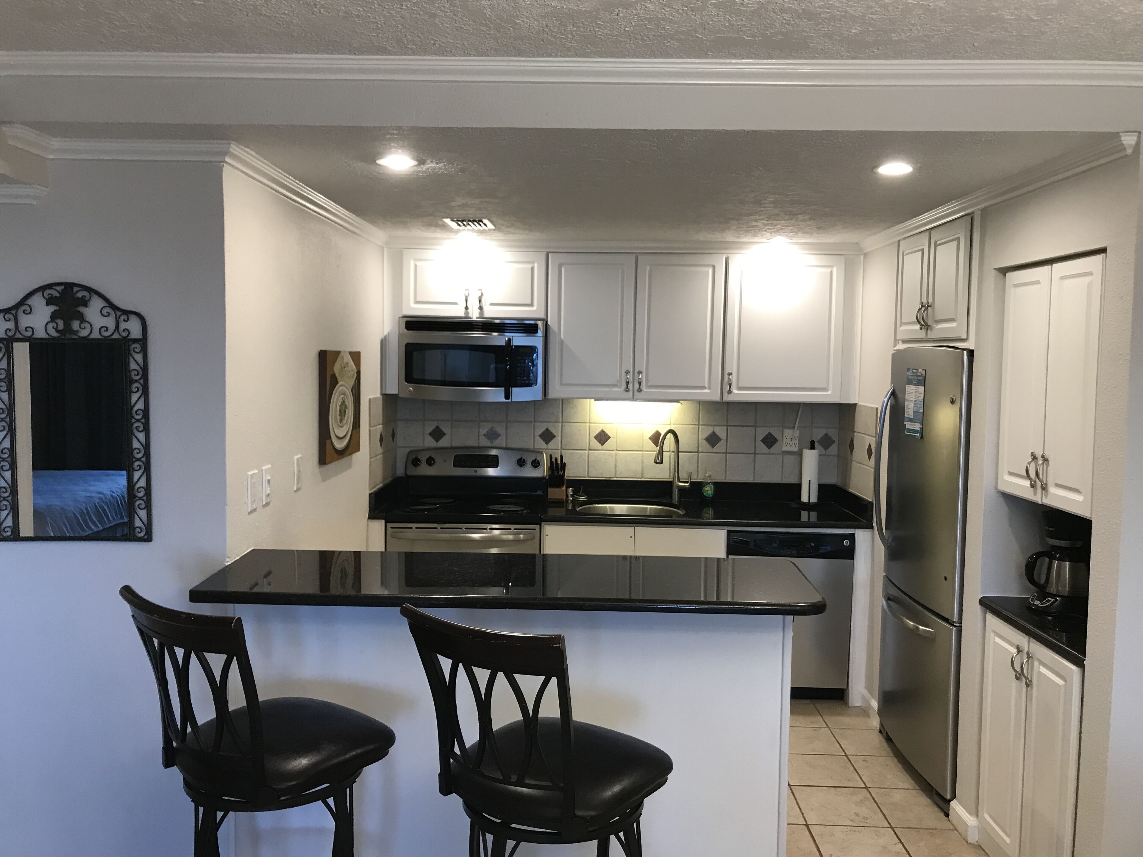 Relax and Enjoy in  this 2BR condo right on the Gulf