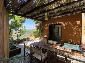 Outdoor dining - Holiday rental villa with swimming pool in Begur, Centre (Begur)