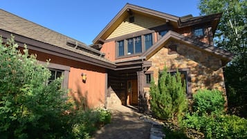 House, 3 Bedrooms | Exterior