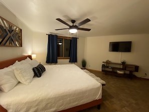 3 quartos, escrivaninha, Wi-Fi de cortesia, roupa de cama