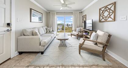 Spend summer at CuteSea Pie, Cozy 2 BR STEPS from the Beach!